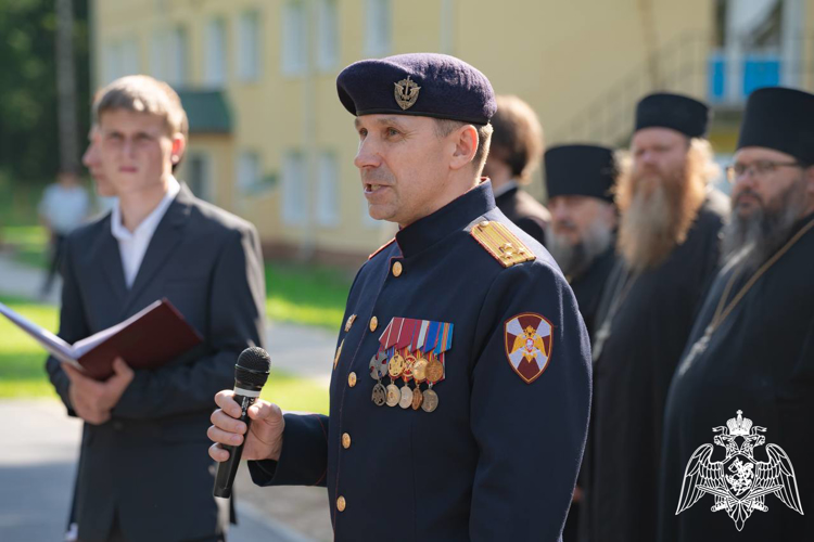 Начальник регионального Управления Росгвардии принял участие в торжественной линейке в «День знаний»
