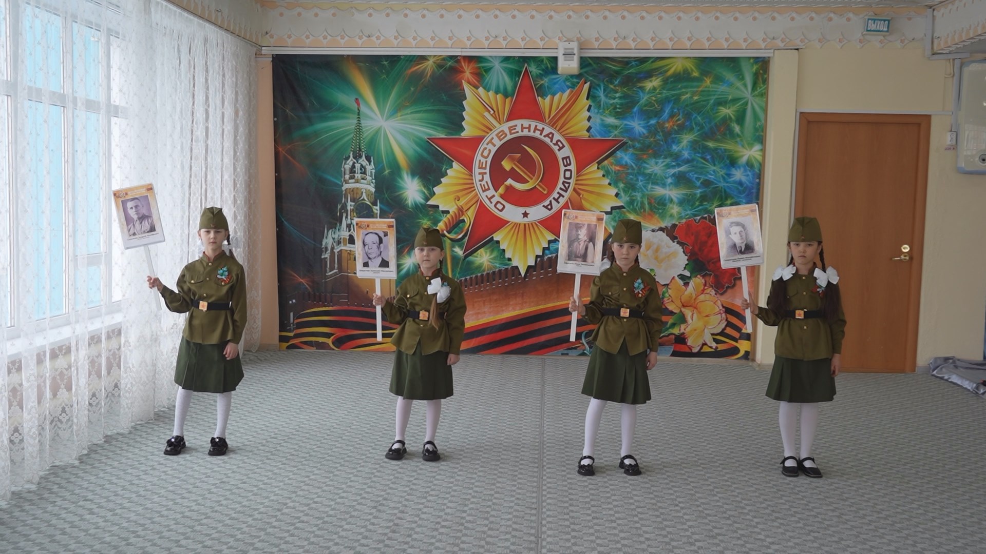 «Стены памяти» оформляют в учреждениях города