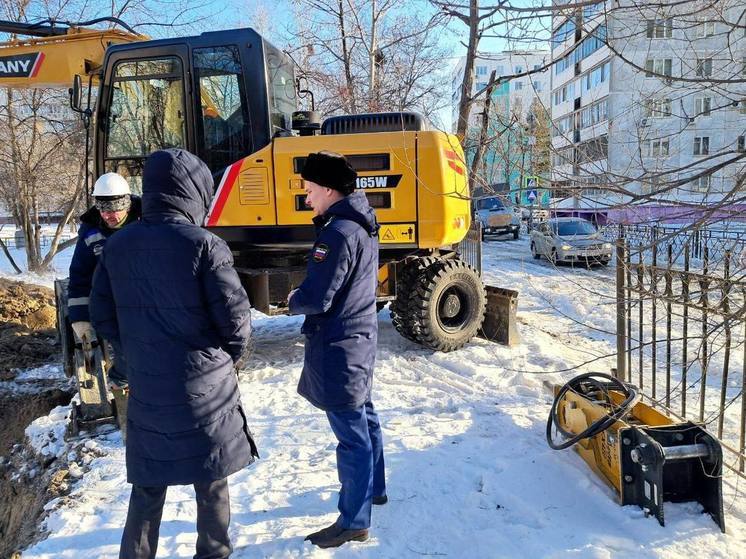 Авария в Хабаровске лишила район и школу холодной воды