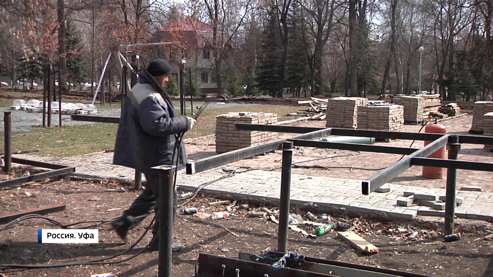 В Уфе на реконструкцию закрыли сад Аксакова