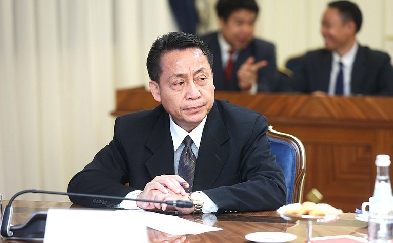 Встреча Николая Журавлева с членом Политбюро Народно-революционной партии Лаоса, Председателем Центрального комитета Лаосского фронта национального развития