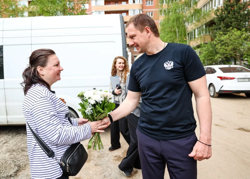 Дмитрий Волков проинспектировал ход благоустройства дворов и общественных пространств в Красногорске