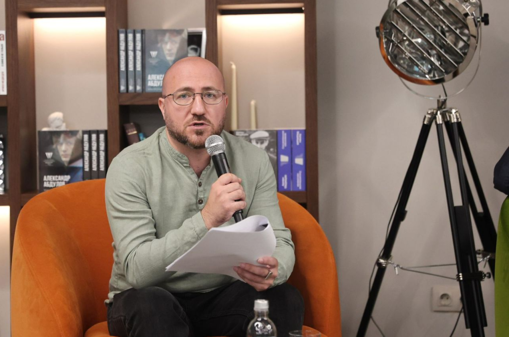 Андрей Апостолов