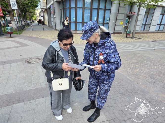В Крыму и Севастополе росгвардейцы в преддверии Дня Победы провели акцию «Георгиевская лента»
