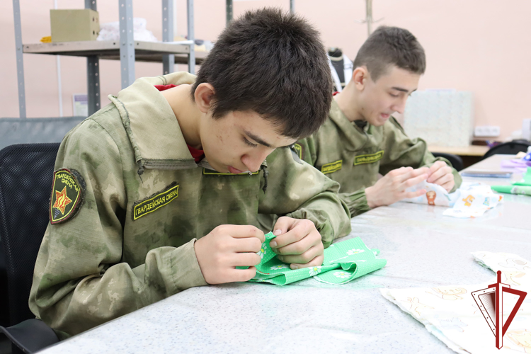 В День защиты детей кадеты «Гвардейской смены» посетили хабаровский Дом ребёнка