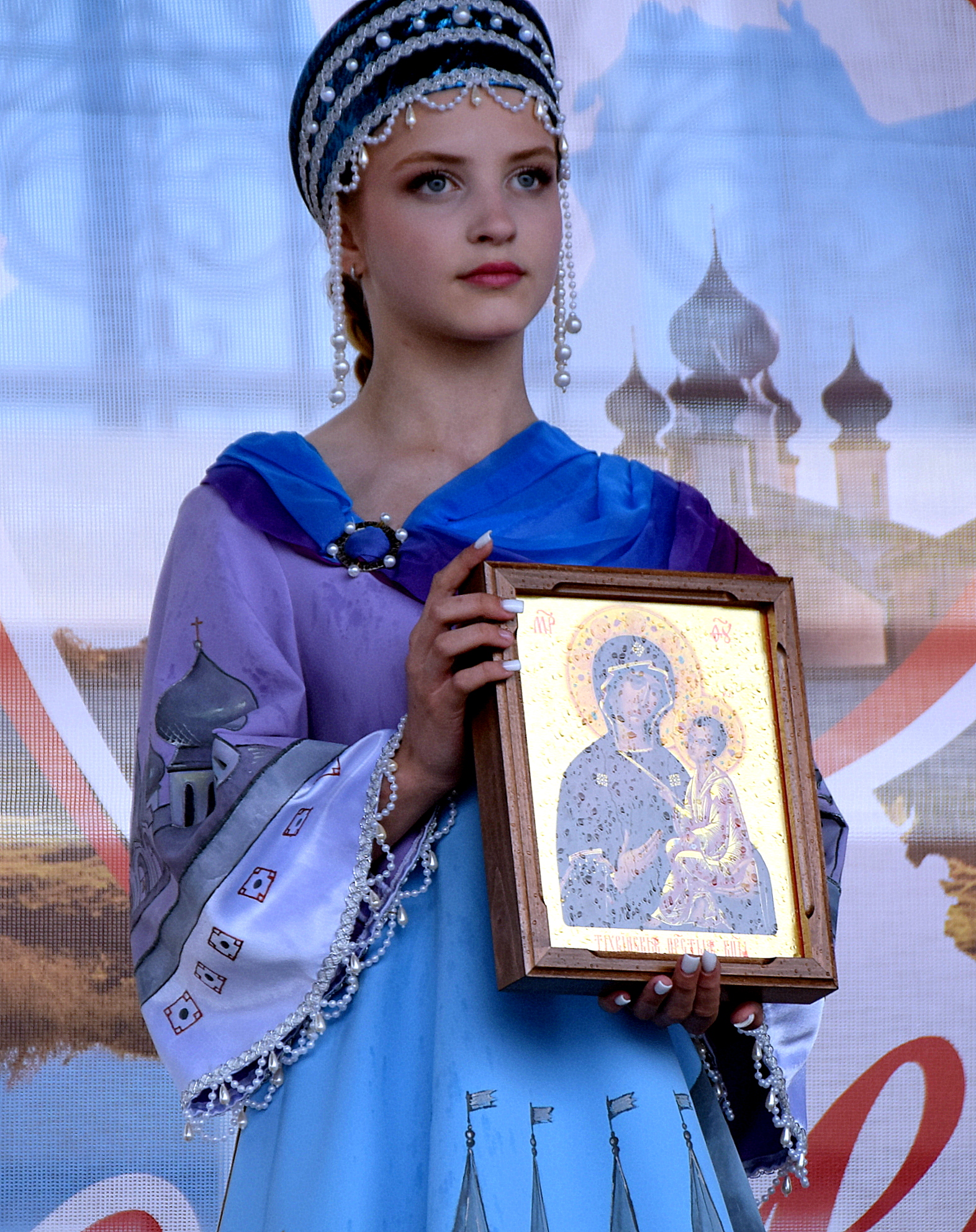 Тихвин - церемония.JPG