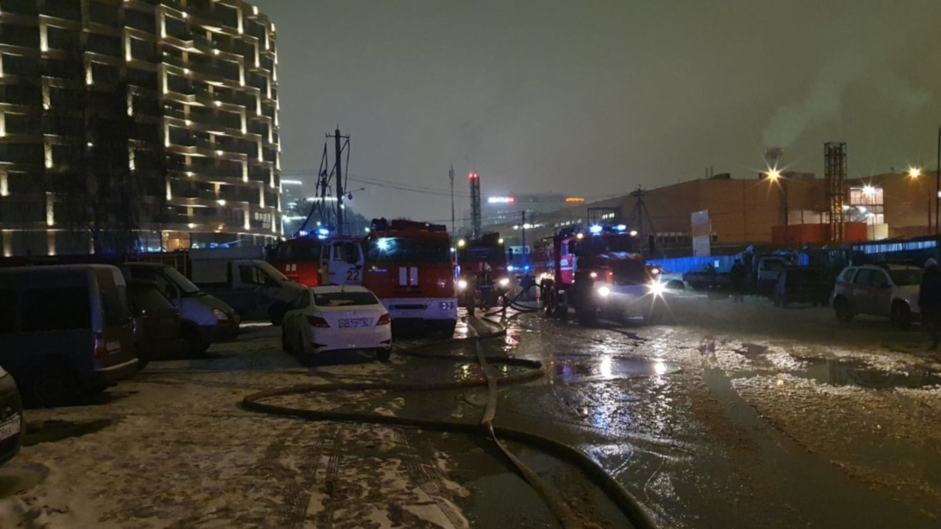 Пожар в москве сейчас час назад