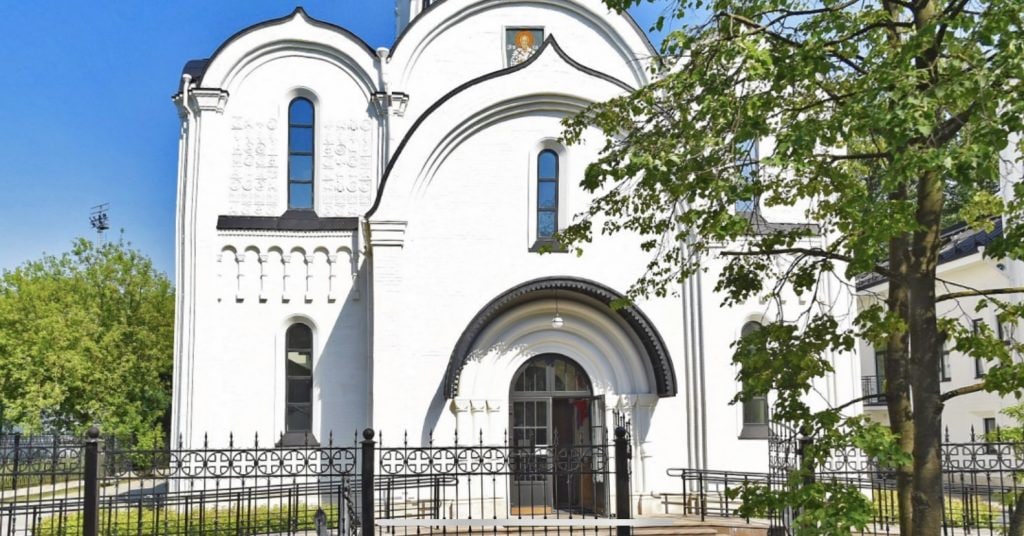 храм моряков на лодочной. где снимали страсти по матвею храм. валери зоидова сериалы. фильм афоня ярославль. афоня места съемок в ярославле.