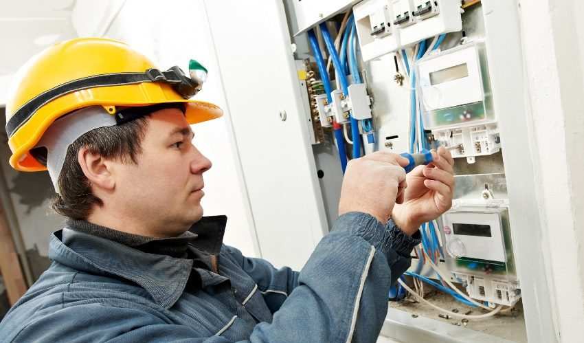 Россиян научили, как сэкономить на электроэнергии