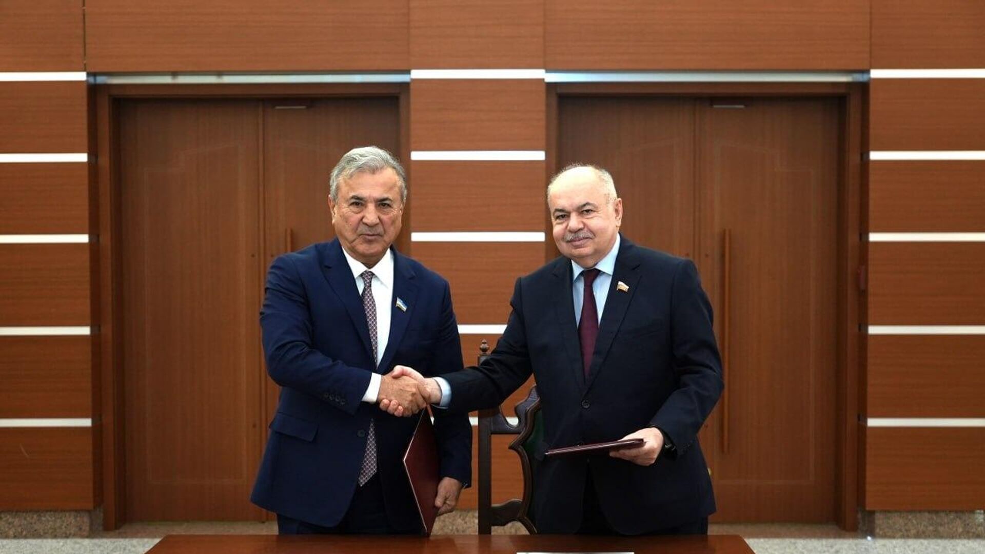 O‘zbekiston va Rossiya parlamentlari yuqori palatalari hamkorligi bo‘yicha komissiyasining majlisi bo‘lib o‘tdi - Sputnik Узбекистан, 1920, 16.10.2025