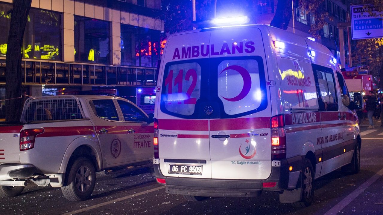В Турции 12 иностранных туристов получили травмы при опрокидывании автобуса