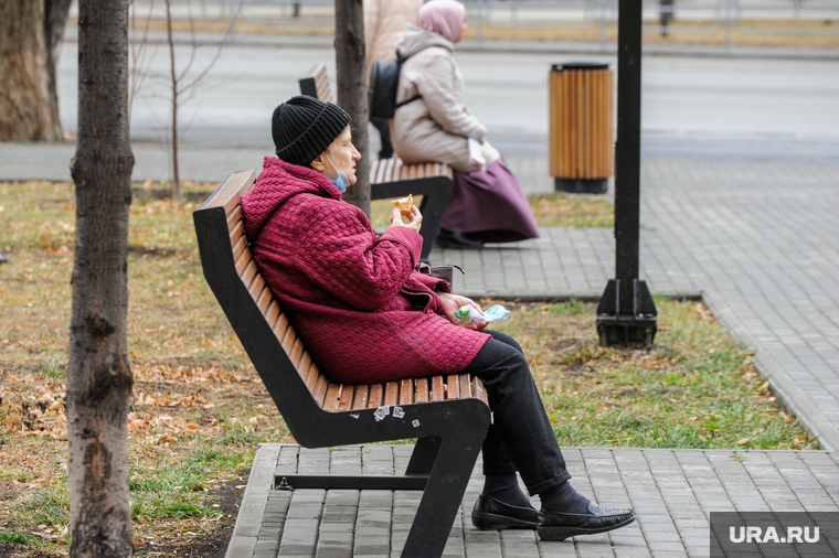 Пенсии московских пенсионеров. Город женщин. Московские пенсионеры. Ура пенсия.