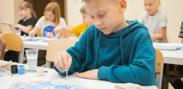 Приглашаем школьников от 7 до 17 лет принять участие в новогодних профильных сменах.