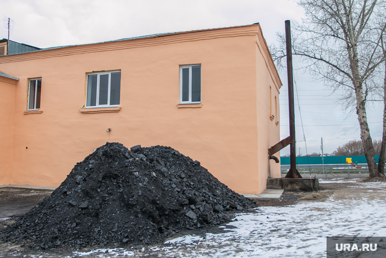 Спасо-Преображенский храм в селе Батурино, родине архимандрита Антонина Капустина. Шадринский район. Курганская обл., котельная, уголь, отопление, администрация батуринского сельсовета