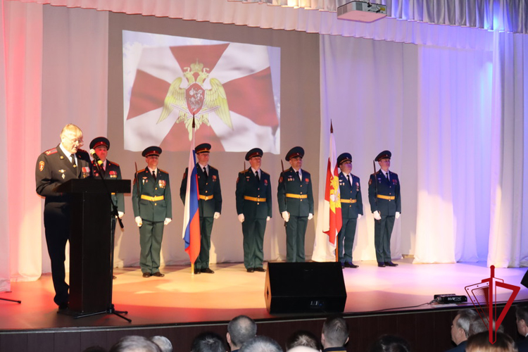 В Магадане росгвардейцев поздравили с профессиональным праздником 