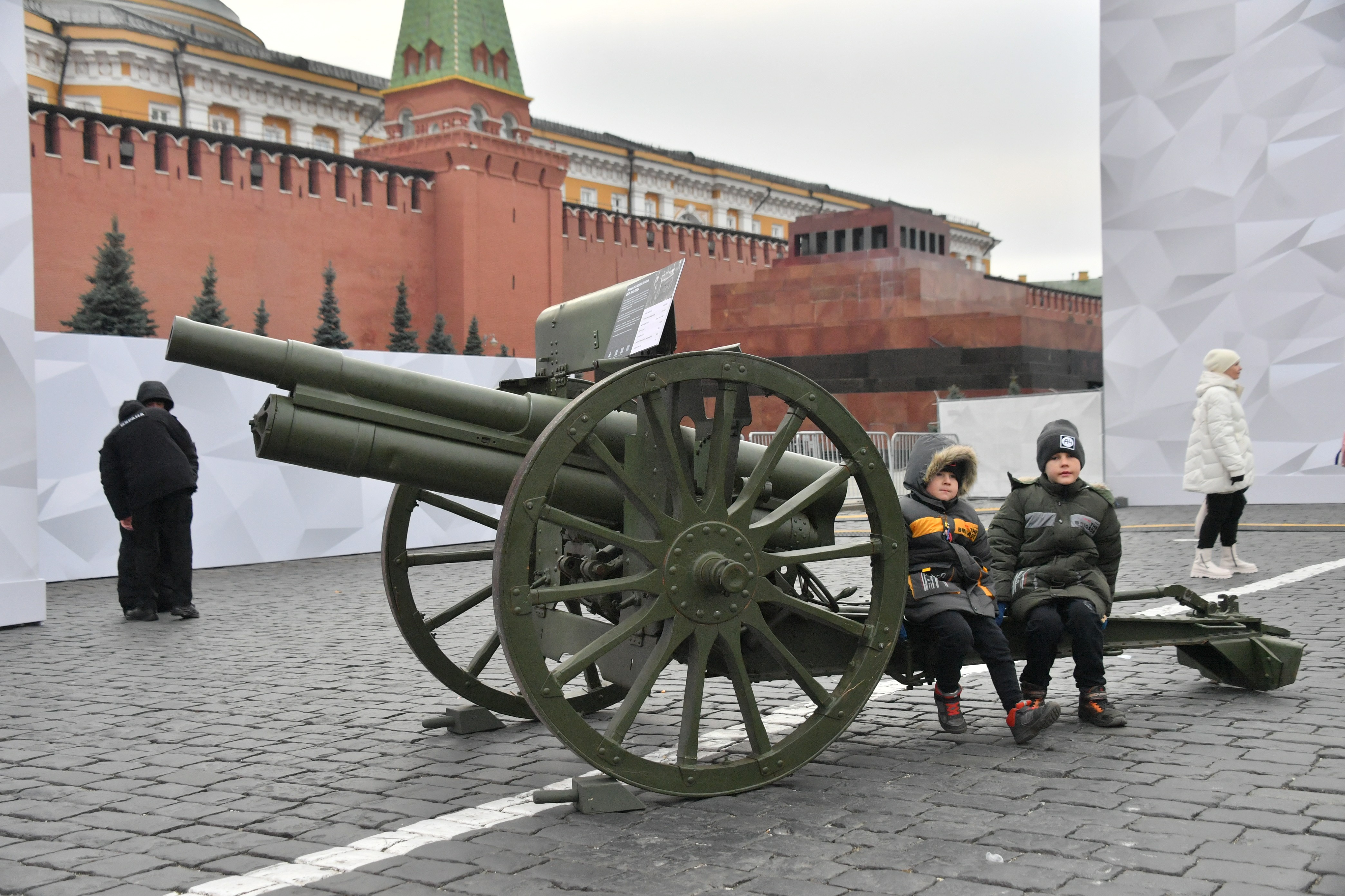 Красная площадь в москве выставка военной техники