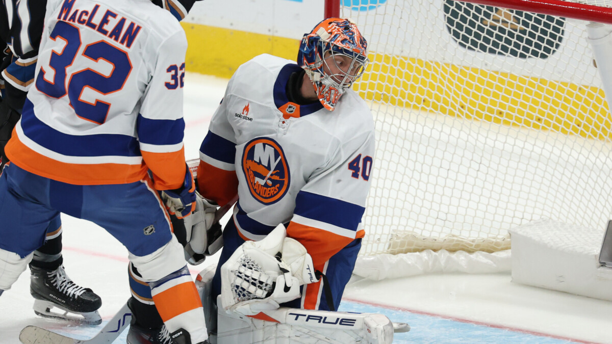 Российский вратарь «Айлендерс» Варламов тренируется по индивидуальной программе