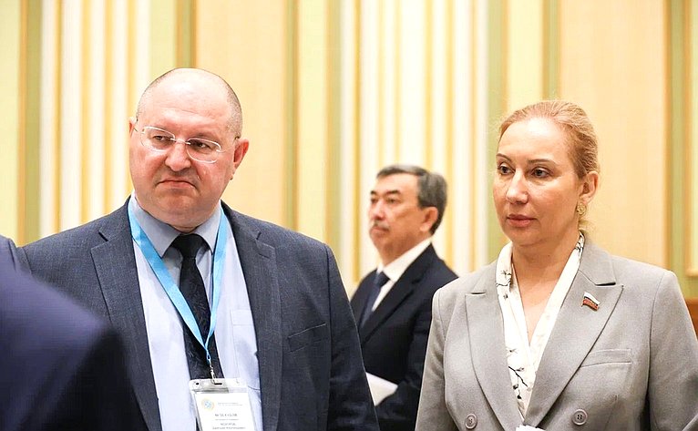 Делегация сенаторов по наблюдению за проведением референдума по принятию новой Конституции Казахстана приняла участие во встрече в Конституционном суде Республики Казахстан