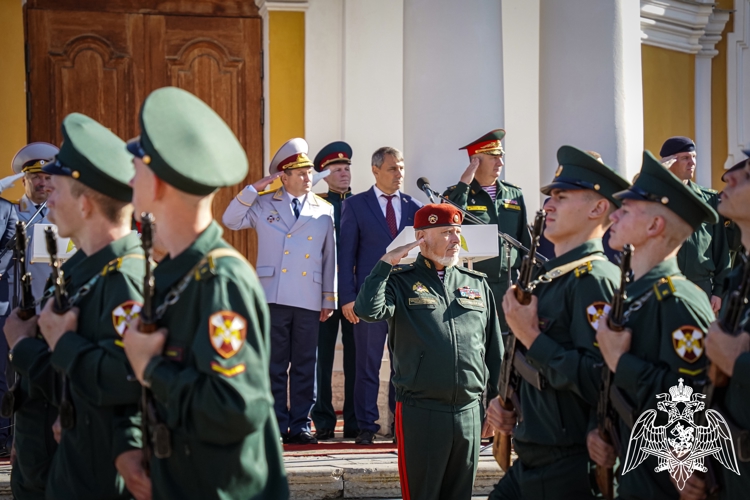 Новгородские первокурсники Военной академии Росгвардии приняли Военную присягу в Санкт-Петербурге