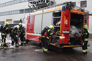 Пожарные Зеленограда провели учения на территории промкомплекса в Малино