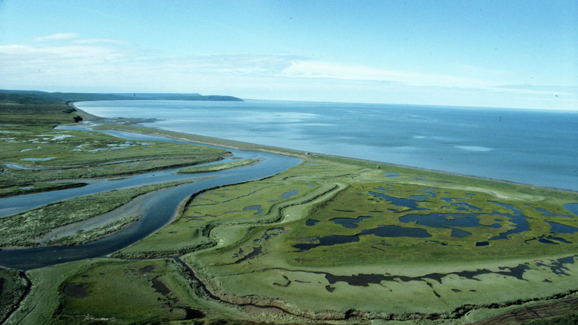 Какая река впадает в охотское море