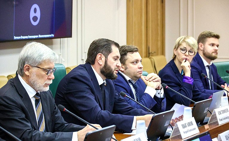 Круглый стол на тему «О совершенствовании моделей рынка, отраслевой и антимонопольной политики в условиях динамично развивающихся рынков телекоммуникаций и информационных технологий»