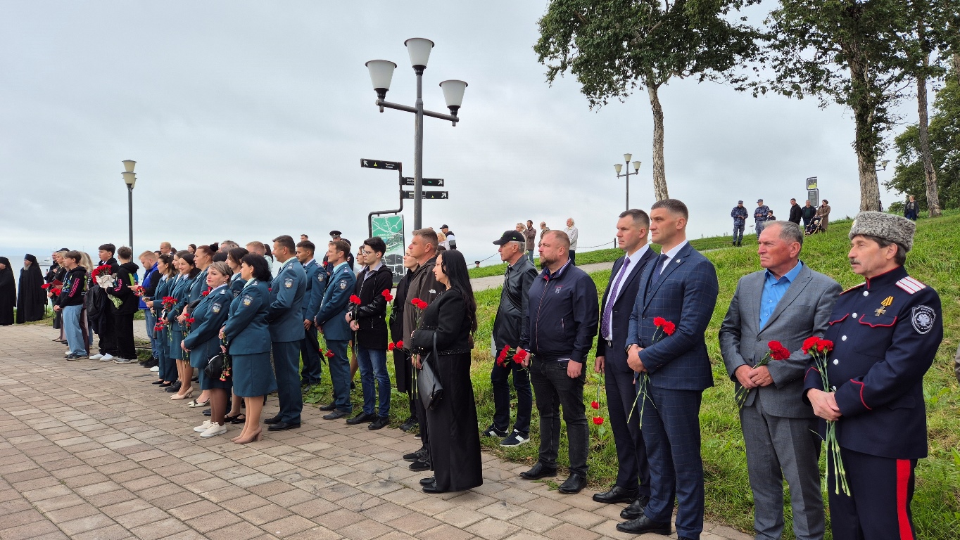 Победа наших предшественников является ярким свидетельством беспримерного мужества, героизма и самоотверженности, - сказал Глава города Евгений Беляев о героической обороне Петропавловска