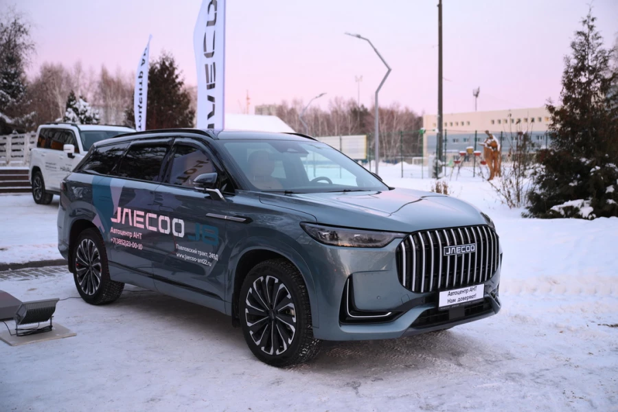 Церемония награждения премии «Менеджер года – 2025». Выставка автомобилей от автоцентра АНТ.