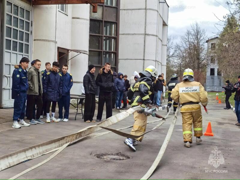 В Управлении по ВАО столичного Главка МЧС России прошли противопожарные игры для школьников