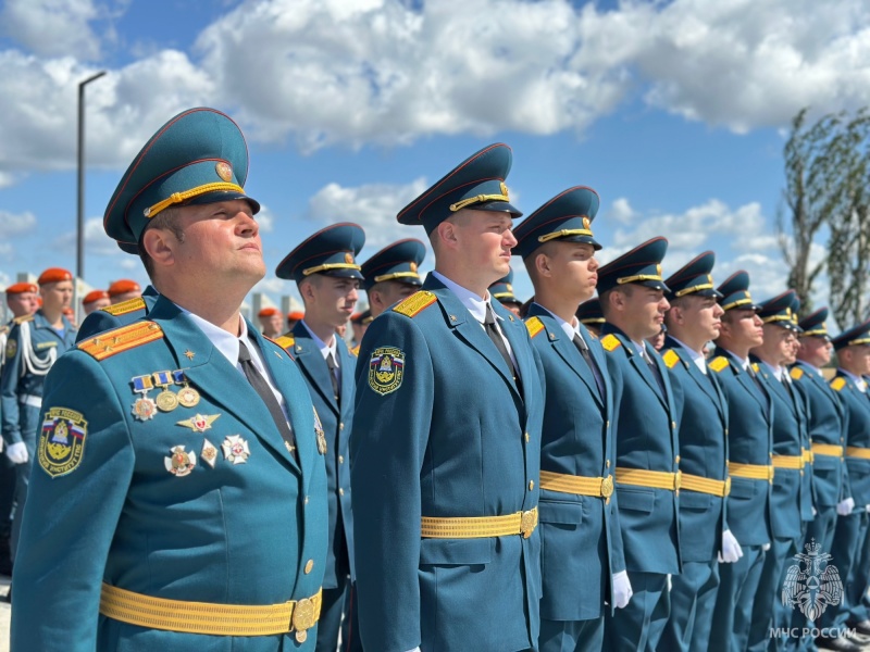 Выпускникам Донецкого института Государственной противопожарной службы МЧС России вручены дипломы