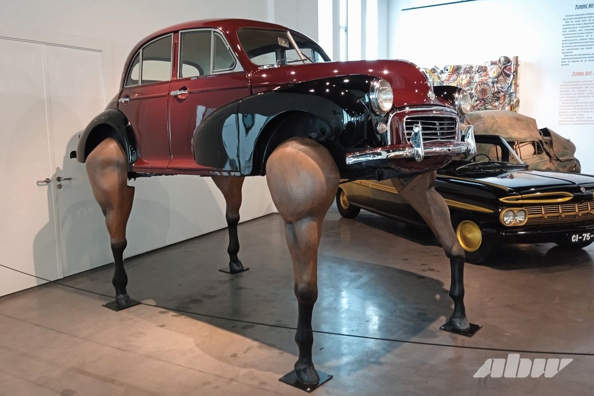 Стиль, мода и ретроавтомобили музея в испанской Малаге: часть вторая