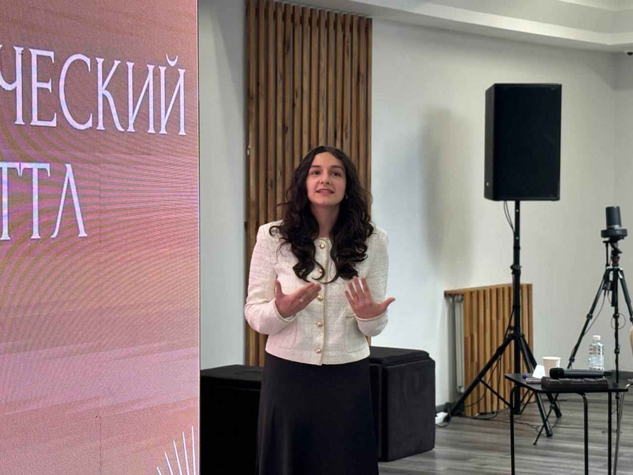В ЮГУ состоялся поэтический баттл «Капели звонкие стихов»