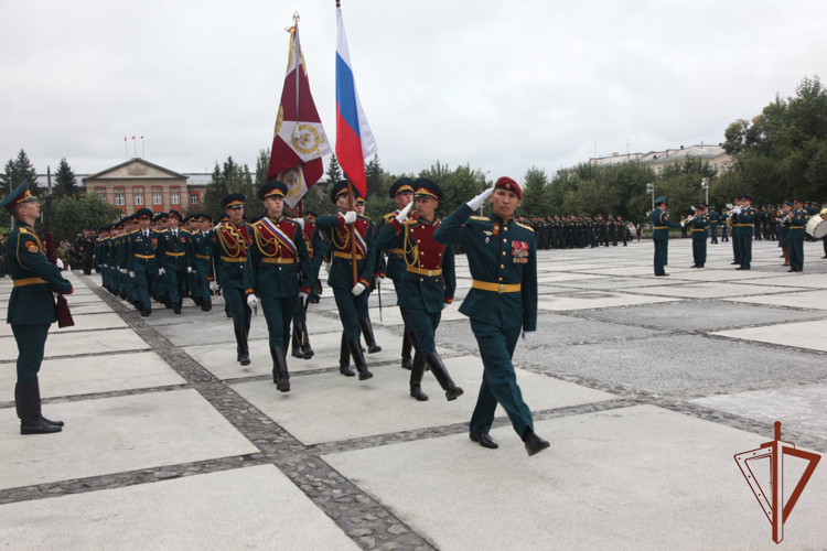 Курсанты Новосибирского военного института Росгвардии приняли Военную присягу