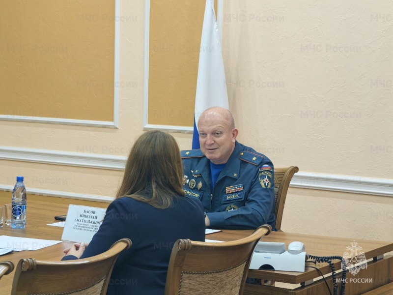 Начальник Главного управления МЧС России по Забайкальскому краю Николай Басов провёл личный приём граждан