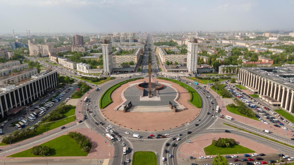 Монумент героическим защитникам Ленинграда