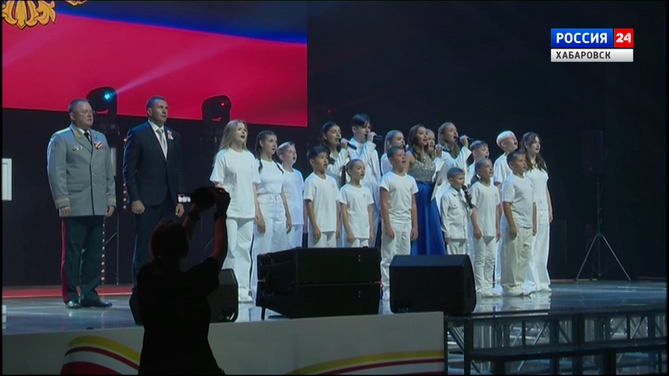 Душа и слёзы в каждой ноте: в Хабаровске выбрали победителя краевого этапа конкурса «Голоса Победы»