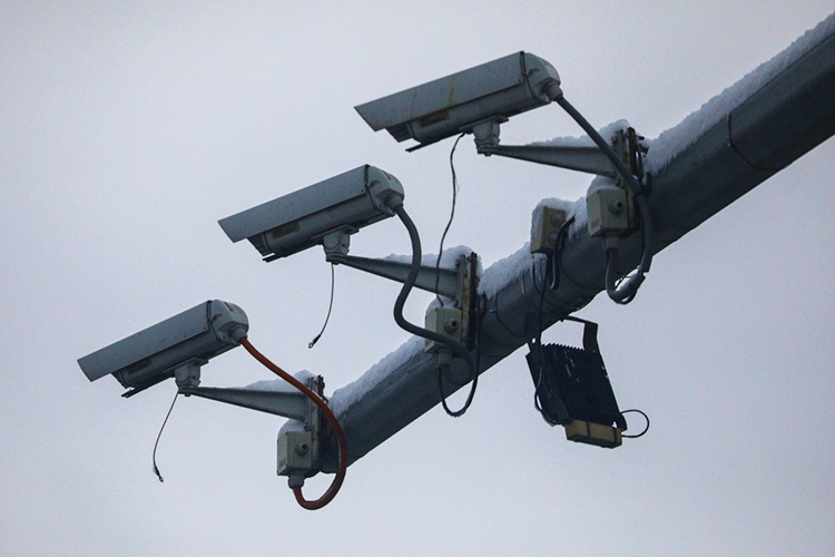 По словам Кузнецова, большой вклад в раскрытие преступлений вносят сегодня системы видеонаблюдения