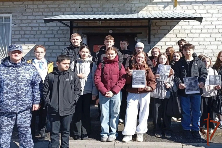 В Уральском округе Росгвардии состоялись патриотические мероприятия для молодежи