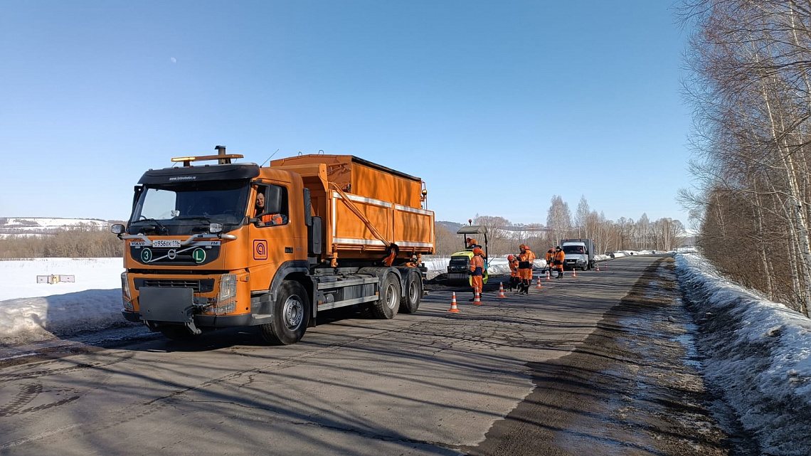 В Татарстане на региональных дорогах начались работы по ликвидации аварийных ям