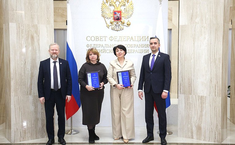 Торжественное открытие выставки лучших работ VII Всероссийского конкурса ватного мастерства «Россия многоликая: героический эпос», приуроченного к Году защитника Отечества в России, и награждение победителей конкурса