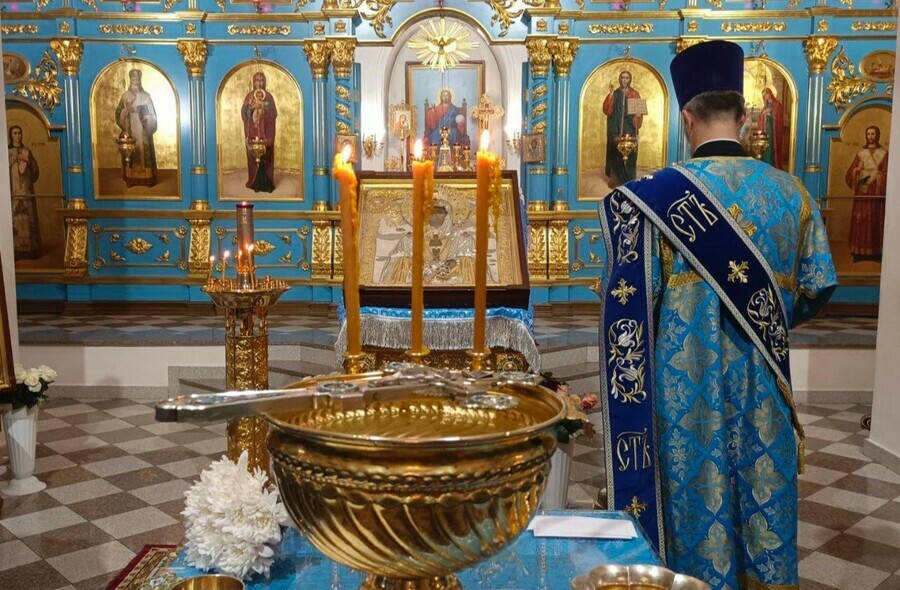 Гидлянскую икону помогающую больным с онкологией освятили в Благовещенске