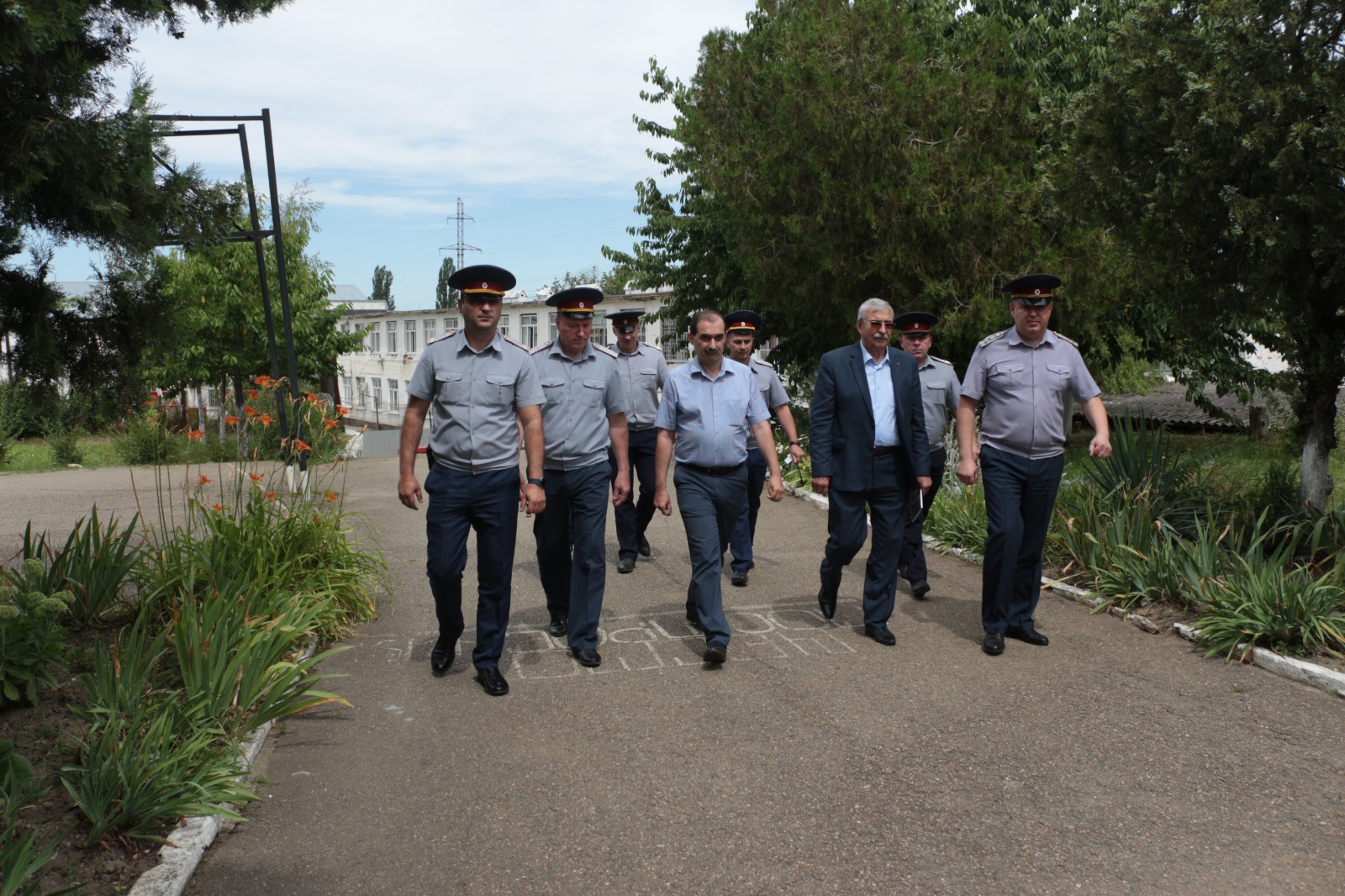 Уполномоченный по правам человека в Адыгее Анатолий Осокин посетил исправительные учреждения, расположенные в городе Майкопе.