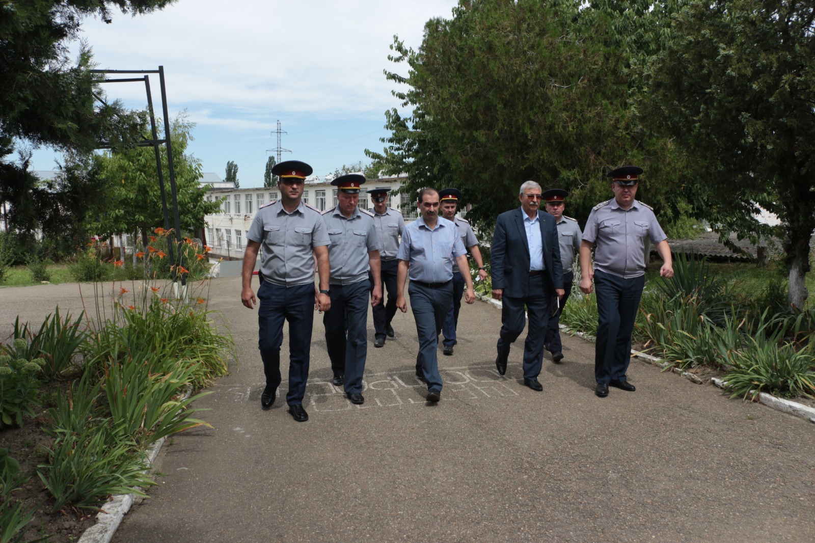 Уполномоченный по правам человека в Адыгее Анатолий Осокин посетил исправительные учреждения, расположенные в городе Майкопе.