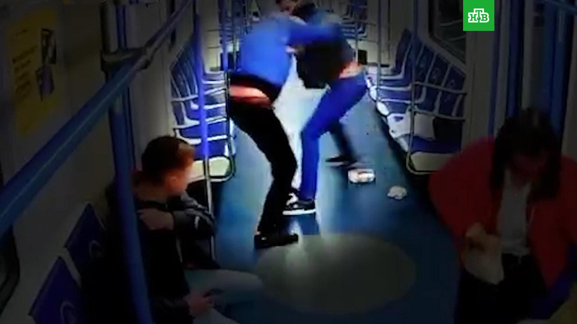 фото избивших мужчину в метро