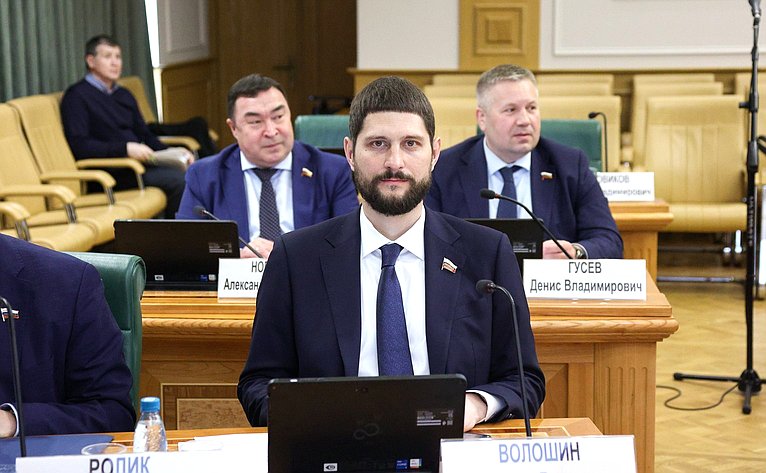 Александр Волошин