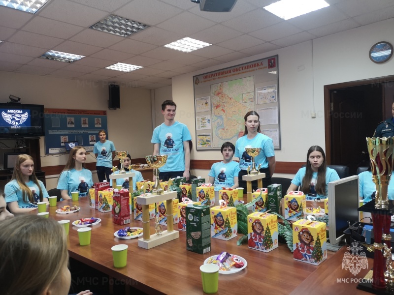 В Управлении по Юго-Восточному административному округу наградили юношескую сборную по пожарно-спасательному спорту