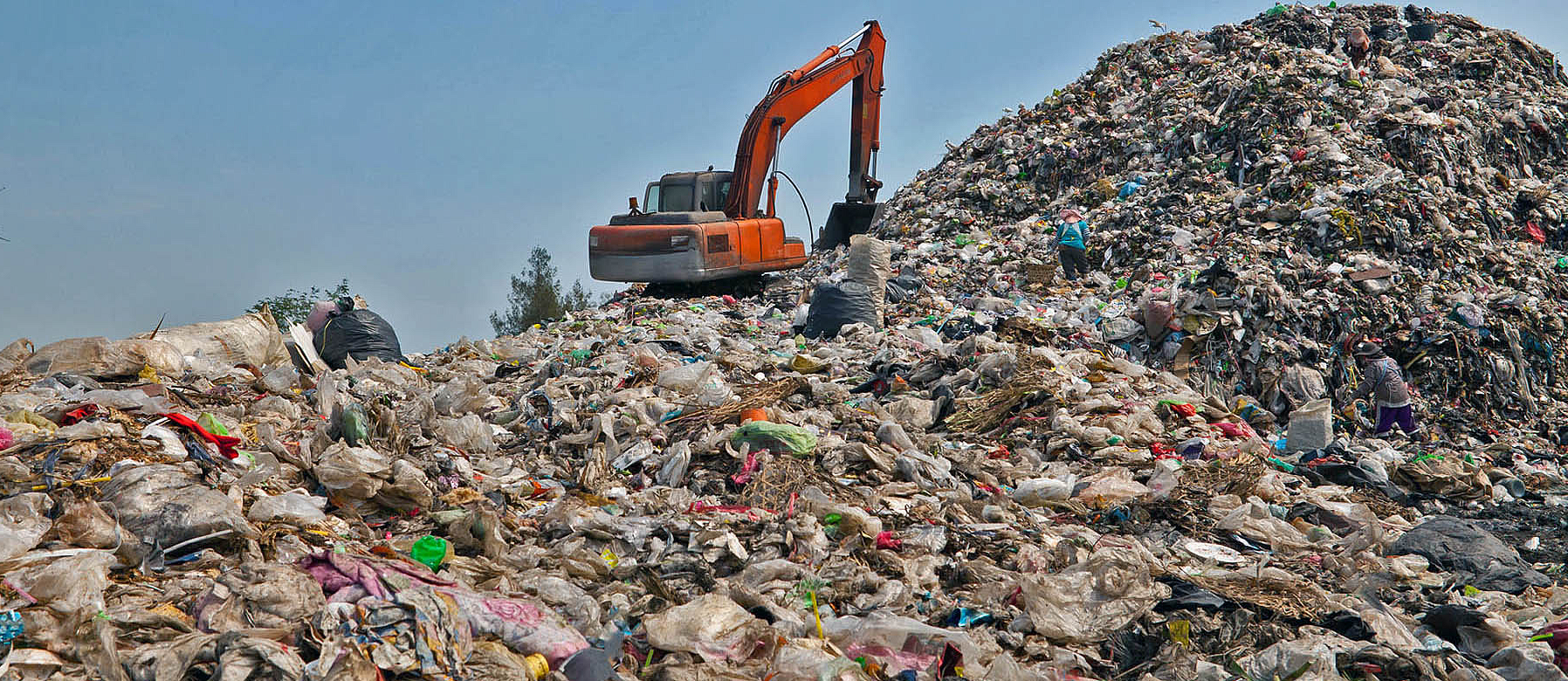 груда мусора. полигон тбо санкт-петербург. сп полигоны отходов. свалки мусора в ленинградской области. экология мусор.