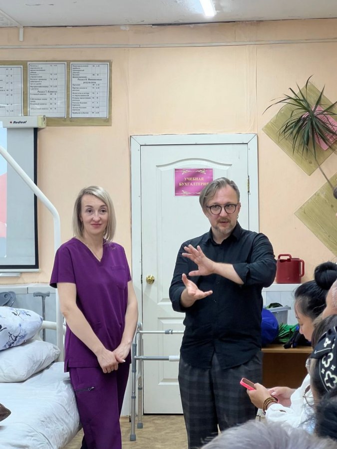 Благотворительный фонд "Старость в радость" проводит в Туве обучение по уходу за пожилыми и нвалидами