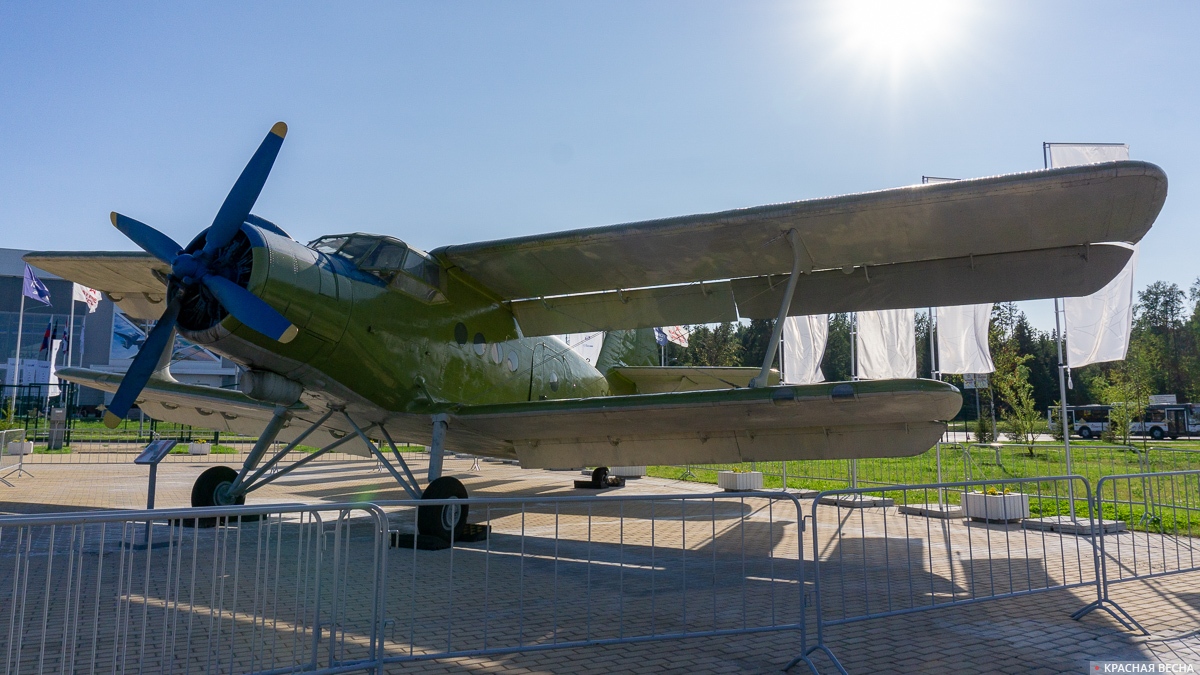 Самолет АН-2