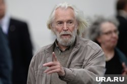 За плечами Станислава Любшина более 90 картин